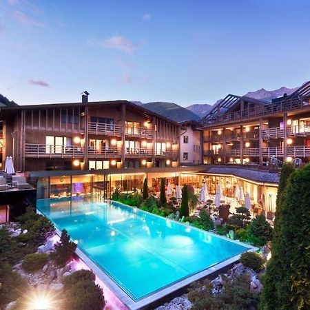 Hotel Quelle Nature Spa Resort Santa Maddalena in Casies Exterior photo
